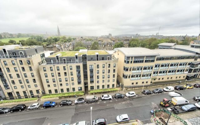 Guestready - Stylish Top Floor Apartment in the City Centre