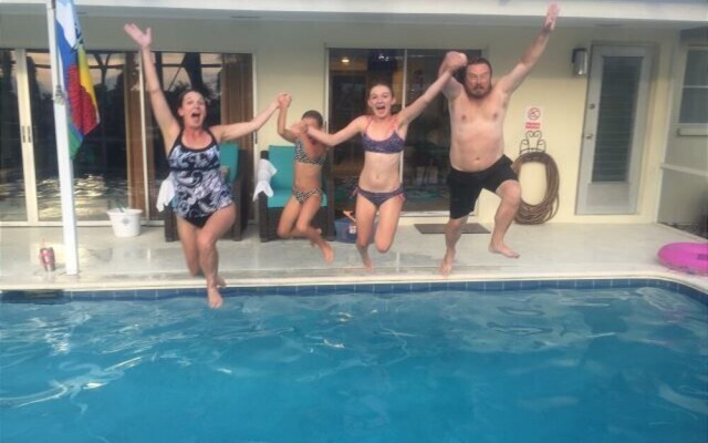 Riviera Delphin - Epic Sunsets