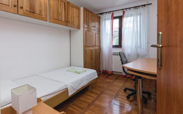 Amazing Home in Rtina With Wifi and 4 Bedrooms