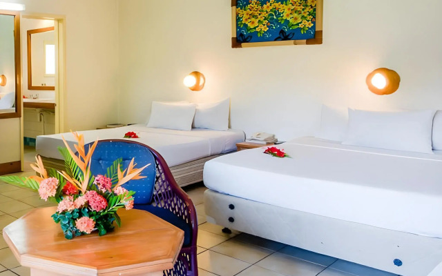 Tanoa Skylodge Hotel