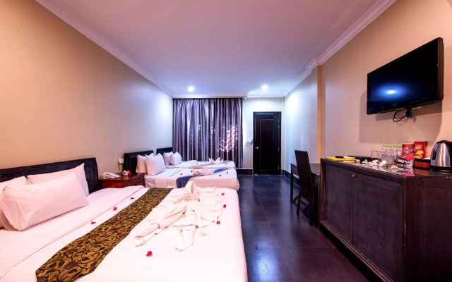 Central Night Hotel