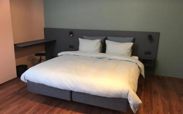 Inn Between