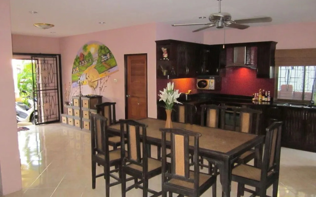 Baan Kanittha - 5 Bedrooms Pool Villa