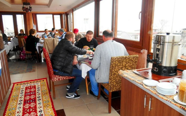 Istanbul Sydney Apart