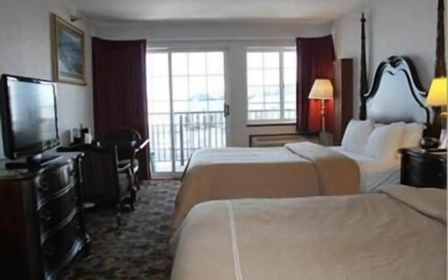 Crown Choice Inn & Suites Lakeview & Waterpark