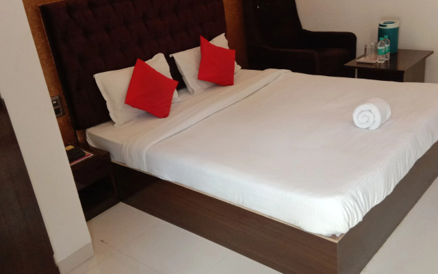 The JK Hotel - Opp Railway Station