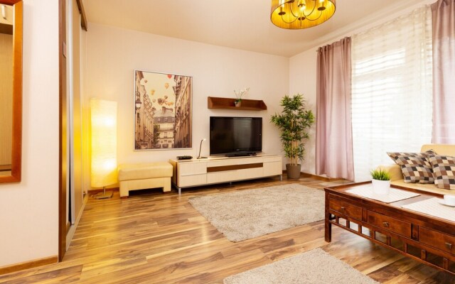 Apartments Warsaw Hoza by Renters