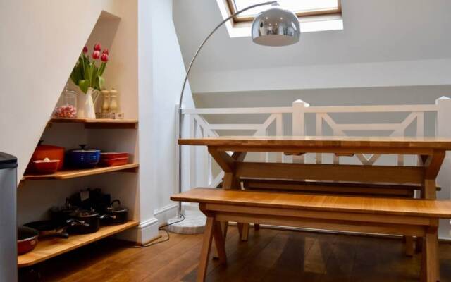 Spacious 2 Bedroom in Battersea