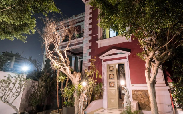 1920s Boutique Hotel and Restaurants