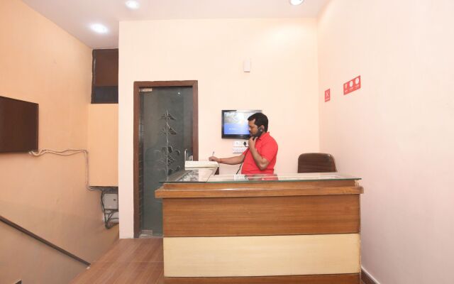 OYO 10384 Hotel Rajesh Palace