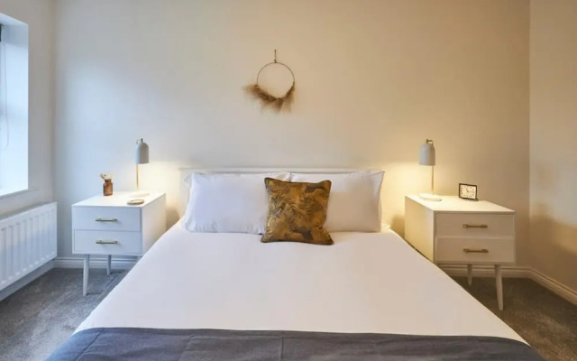 Host Stay Column Mews