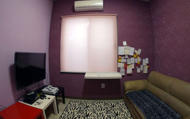 HI Guest House - Hostel