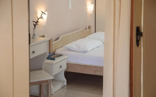 Proteas Hotel & Suites