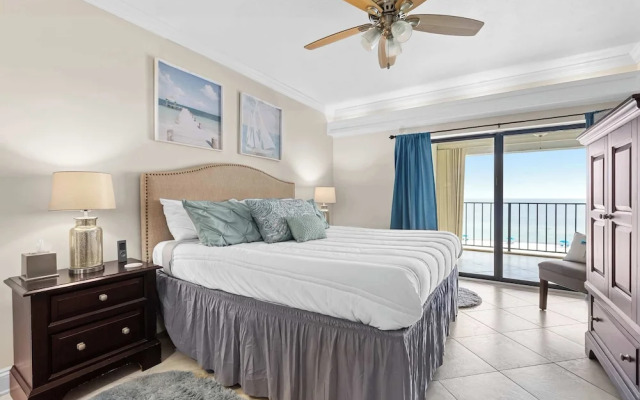 Shipwatch Surf & Yacht Club D502