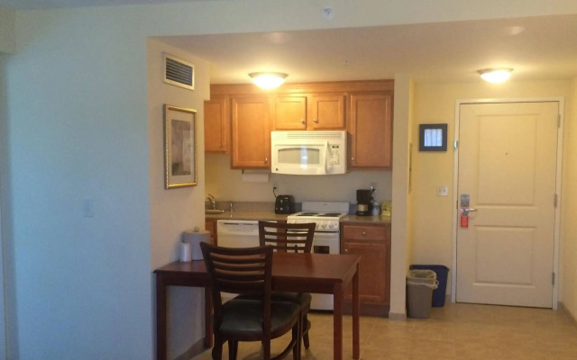 White River Inn and Suites