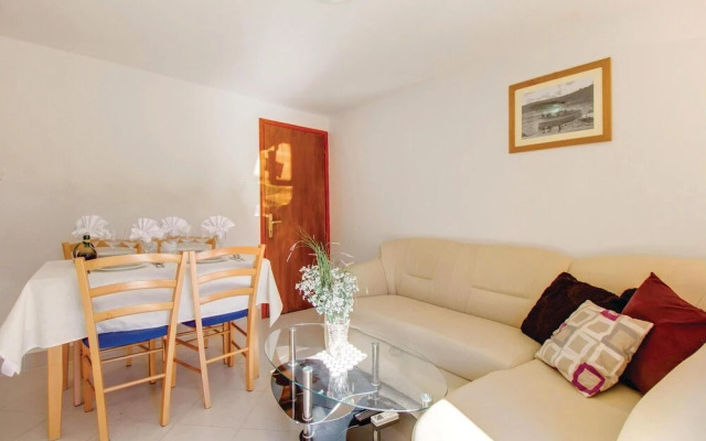 Awesome Apartment in Valun With 1 Bedrooms