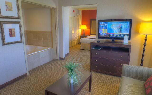 Holiday Inn Express and Suites Phoenix Midtown