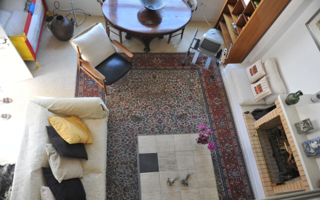 Dione House