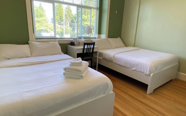 Vancouver Metrotown Modern Guest House