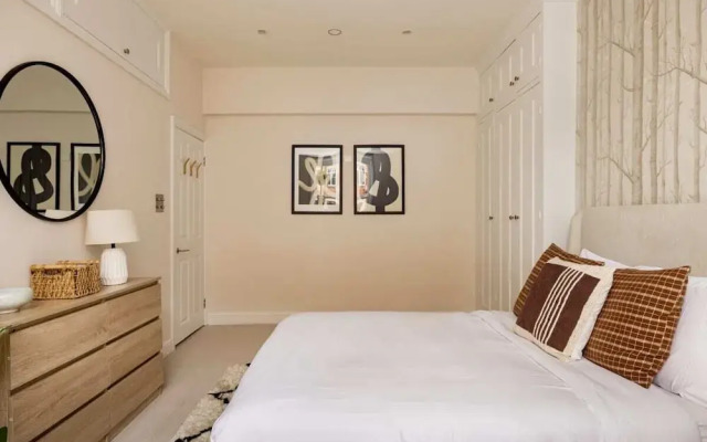 The Chelsea Nest - Stylish 2bdr With Balcony
