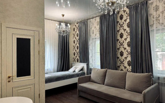 Уманский дом Семь Башен