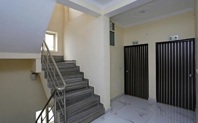 Goroomgo Bhagirath Inn Tapovan Rishikesh