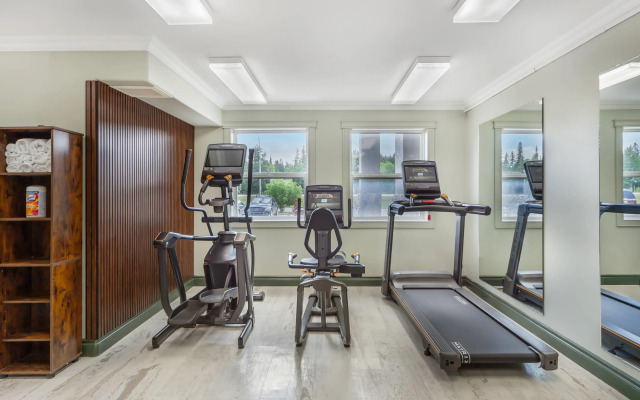 Velora Hinton, Ascend Hotel Collection