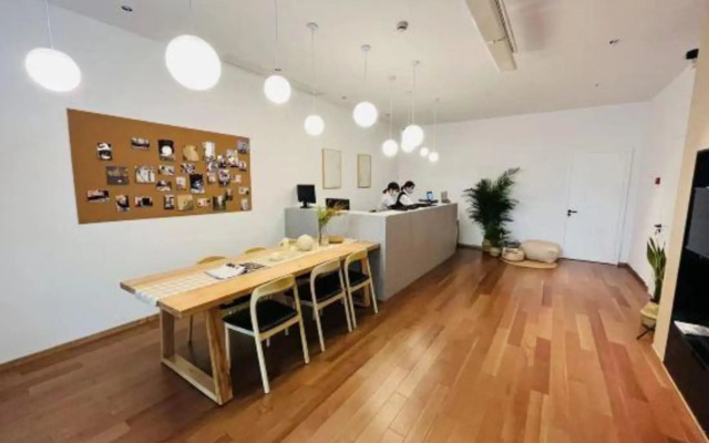 Songhua Business Hotel