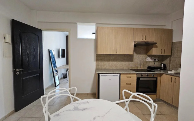 Phaedrus Living: Hoopoe Residencies 205