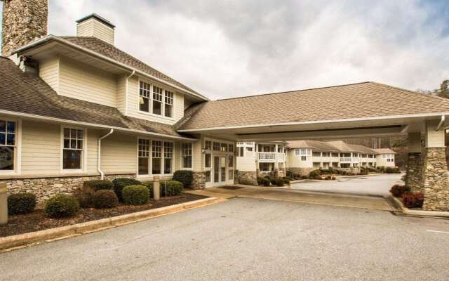 Rodeway Inn & Suites Cherokee On the River