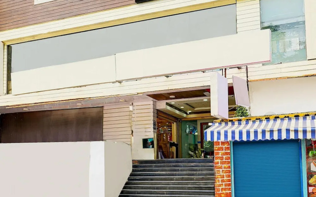 Stylish Stays at MG Road Near Commercial Street