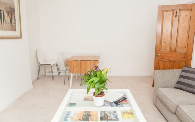 Lovely 1 Bed Self-Contained Flat in Greenwich