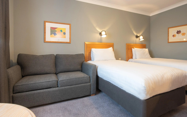 Holiday Inn Edinburgh by IHG