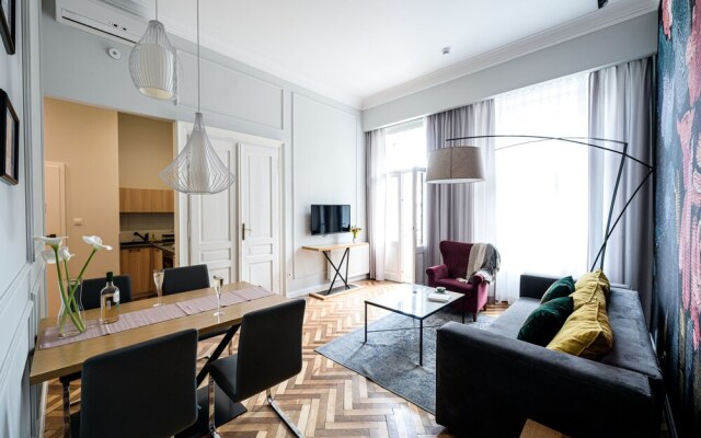Arts Apartments