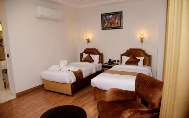 The Rich Hotel & Apartments