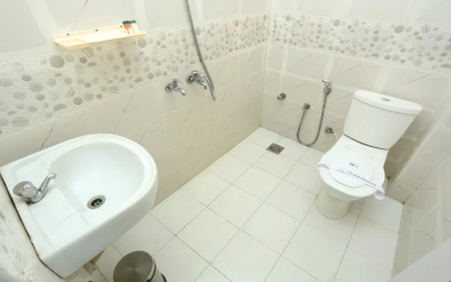 Hotel Vbee Plaza By OYO Rooms