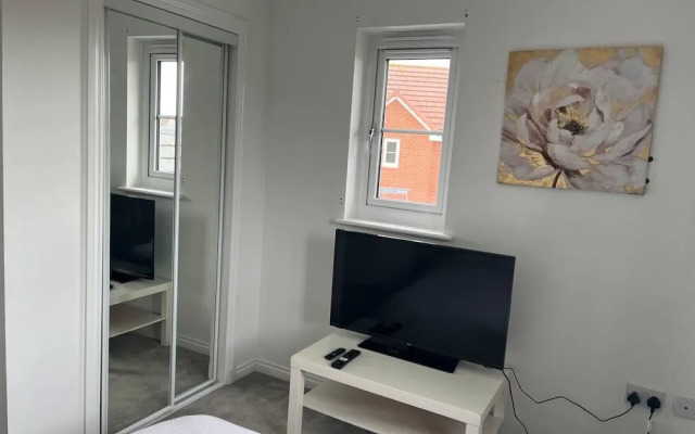 Remarkable 3-bed House in Wirral