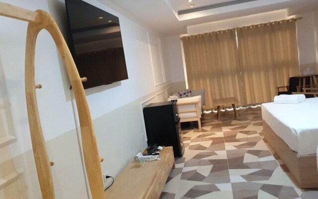 Sky Hotel