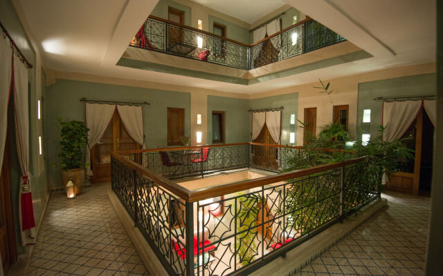 Riad l'heure D'été