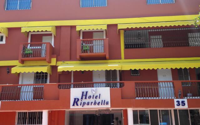 Hotel Riparbella