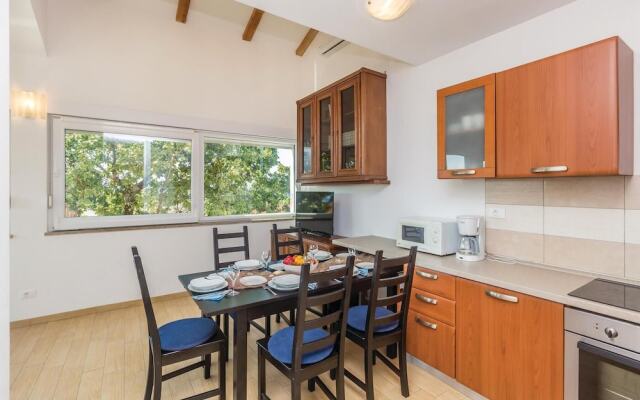 Stunning Home in Njivice With Wifi and 2 Bedrooms