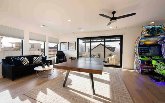 Designer Digs 9 Bedroom Home