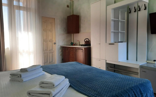 Leo Grand Guest house