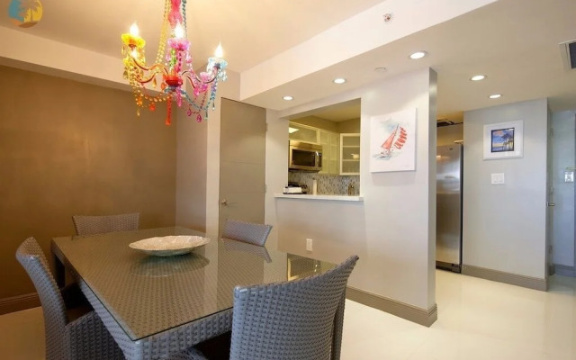 Alexander 1404 - 2 Br Apts