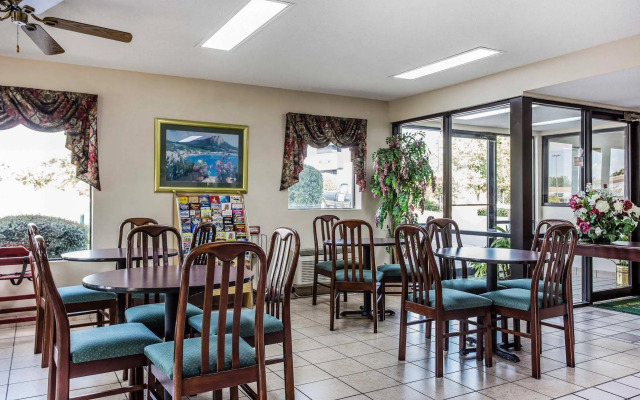 Quality Inn & Suites Stockbridge Atlanta South I-75