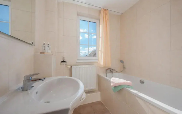 Restyled Villa with Washing Machine near River Moselle