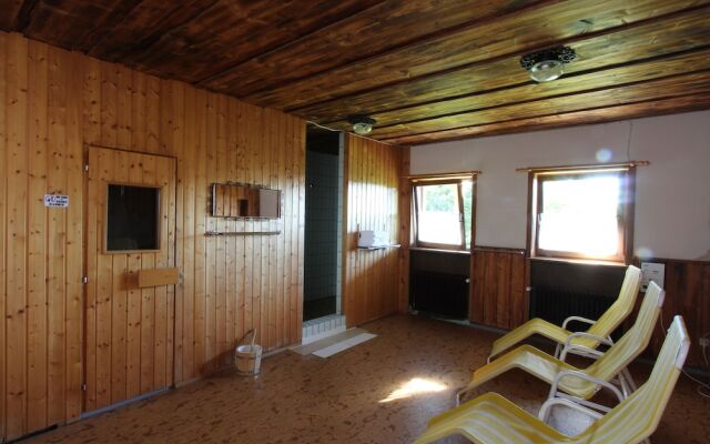 Hotel Löwen  by Mastiff