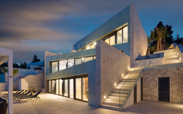 Beach Villa in Korcula with Pool, Sauna & Hot Tub