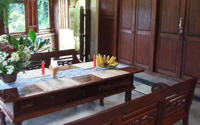 Villa Sumbing Indah