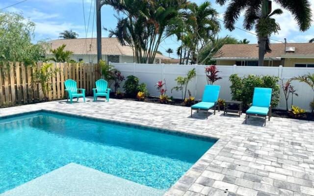 Inlet House, heated pool and hot tub, walk to local beach